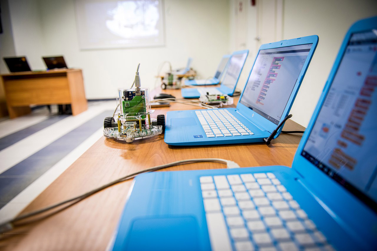 Дистанционные образовательные технологии в преподавании робототехники C4